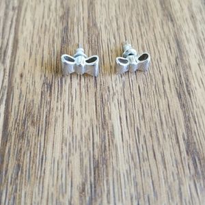 Bow earrings